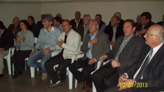 Los candidatos junto al Senador Rodrigo Borla y el Intendente de la Ciudad de San Justo.