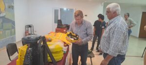 BORLA ENTREGÓ A BOMBEROS DE SAN JUSTO Y GOBERNADOR CRESPO EQUIPAMIENTO PARA COMBATIR INCENDIOS FORESTALES.