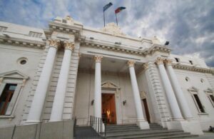 BORLA PROPONE POR LEY QUE SE CREE UN JUZGADO DE PRIMERA INSTANCIA DE DISTRITO EN LO CIVIL, COMERCIAL Y LABORAL EN GOBERNADOR CRESPO.